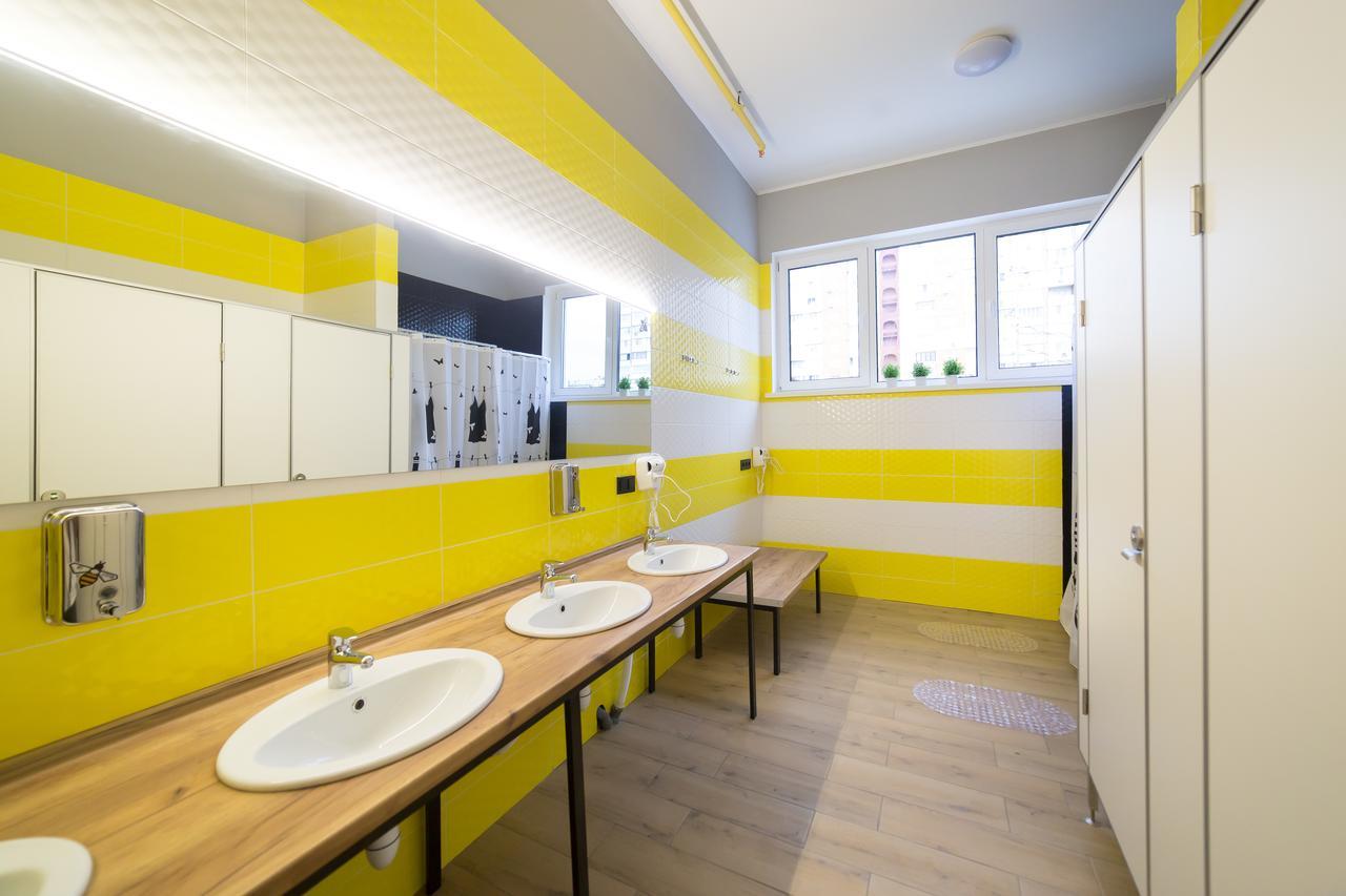 Hotel Bee Station Kyiv Exterior photo